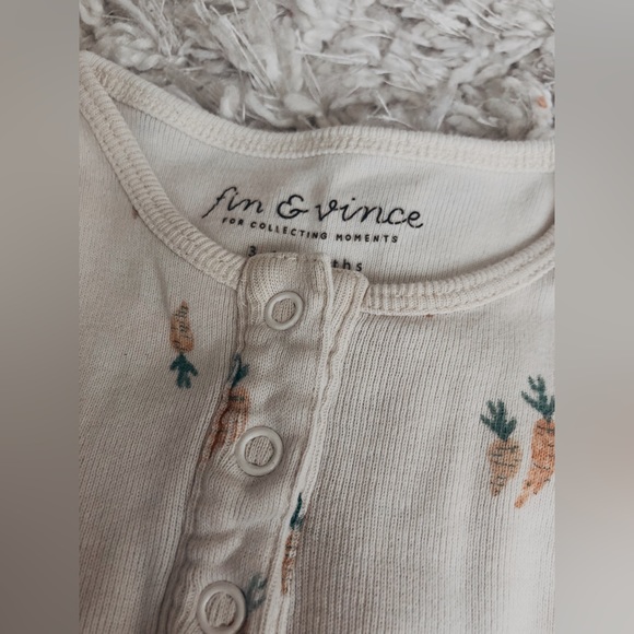 Fin & Vince Carrot Romper - Picture 3 of 9